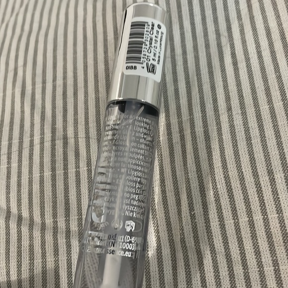 Brand new Essence extreme shine volume lip gloss ‘crystal clear’ - Picture 2 of 2